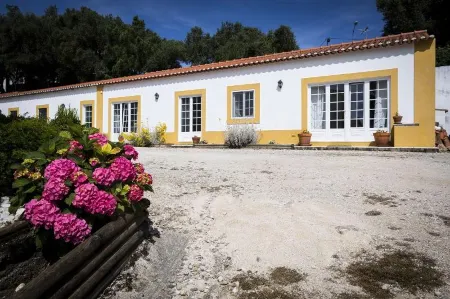 Quinta do Pé Descalço Guesthouse Sintra - Relaxing Countryside Stay to Discover Heritage and Coast