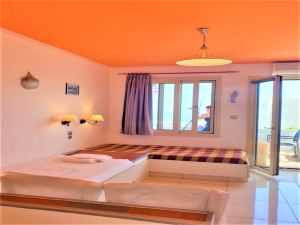 Beautiful and Spacious Room Near Cretan Sea