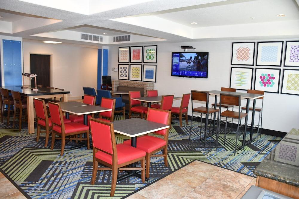 Holiday Inn Express Hotel & Suites Evanston, an Ihg Hotel