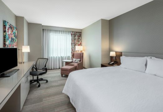 2. 힐튼 가든 인 ..