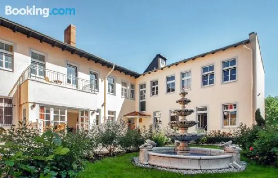 艾爾特斯塔德特皮爾勒愛爾福特別墅酒店