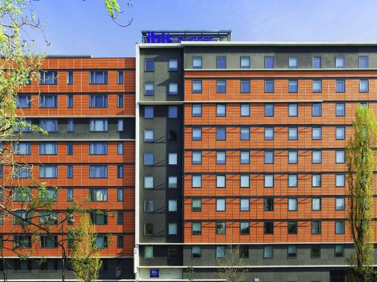 Hotels Near Autour Du Moulin In Paris 22 Hotels Trip Com
