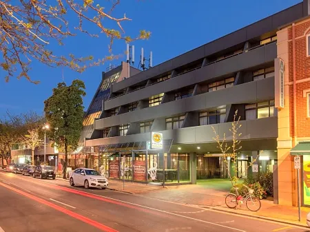 Comfort Hotel Adelaide Meridien Отели рядом с достопримечательностью «Аделаида Овал»