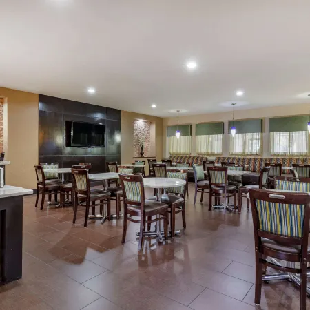Comfort Suites