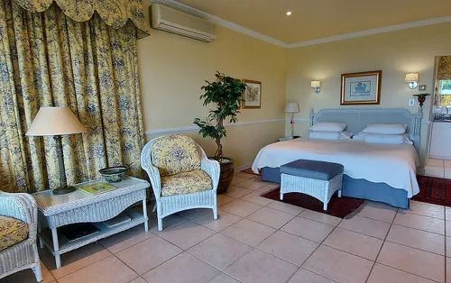 Roosboom Luxury Studio - with Sea View and Kitchen, Ideal for 2 Guests, Capetown