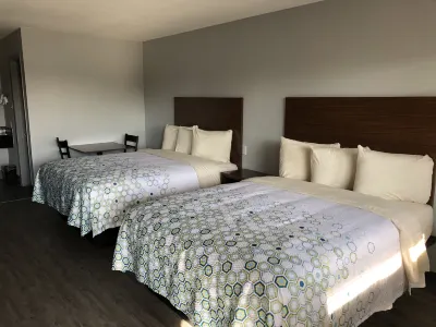 HomeTowne Studios by Red Roof San Antonio E - Frost Bank Center Hotels in San Antonio