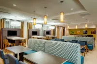 โรงแรม ฮอลิเดย์ อินน์ เอ็กซ์เพรส แอท มอนเทอเรย์ เบย์ บาย IHG - พร้อมอาหารเช้า