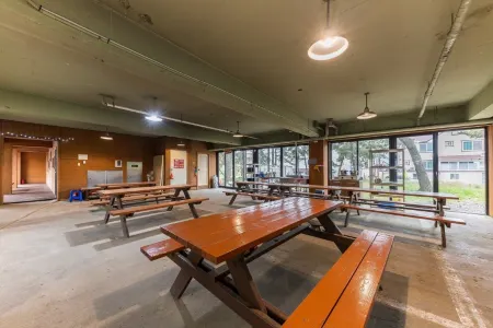 Taean Mamma Mia Pension Отели рядом с достопримечательностью «Mallip'o-haesuyokchang»