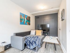 Modern & Rustic 1Br Boutique Apt Within DT Hamilton