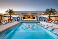 JW Marriott Savannah Plant Riverside District - Rooftop Pools