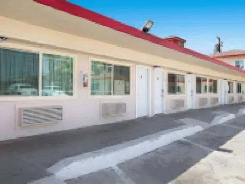 エコノ ロッジ ニードルズ ニードルズのホテル