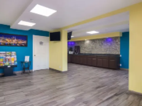 ロードウェイ イン & スイーツ モンロービル - ピッツバーグ モンロービルのホテル