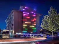 Mercure Albury Hotels near Sunglass Hut Myer Albury