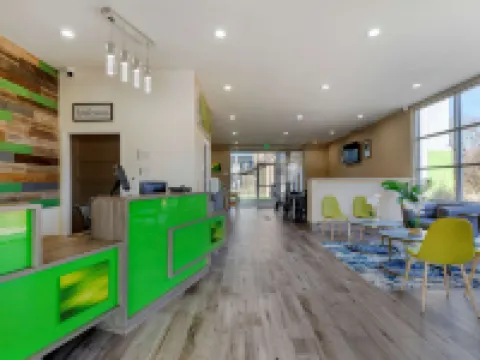 品質套房酒店 巴斯特羅普縣酒店