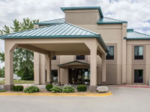 Econo Lodge Ankeny - des Moines Hotels near Menards