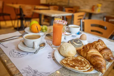 Hôtel du Parc Thionville Centre Отели в г. Ейанж