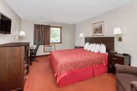 Days Inn & Suites by Wyndham des Moines Airport