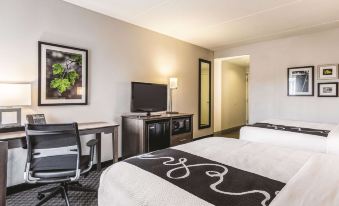 La Quinta Inn & Suites by Wyndham Columbia / Fort Meade