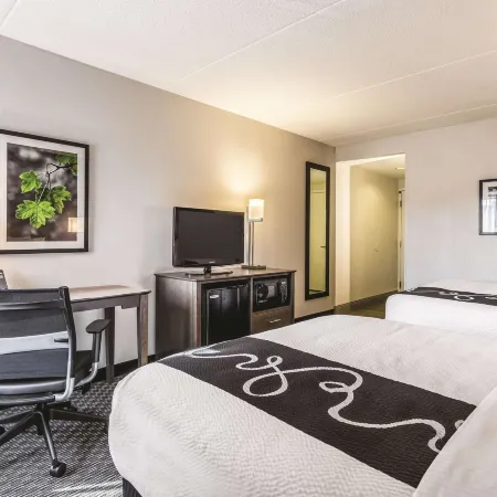 La Quinta Inn & Suites by Wyndham Columbia / Fort Meade