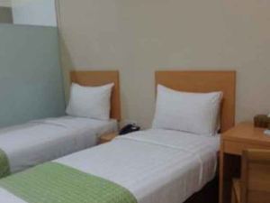 Hotel Rail Transit Suite Gambir