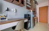 Minimalist and Comfy Studio Dave Apartment by Travelio - Balkon