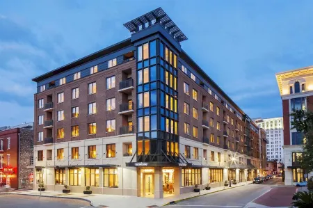 Andaz 5th Avenue, by Hyatt Отели рядом с достопримечательностью «Riverside Drive»