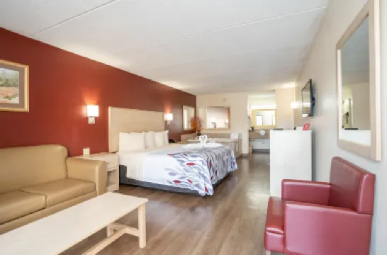 Red Roof Inn & Suites Pigeon Forge - Parkway Hotel a 