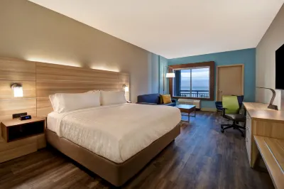Holiday Inn Express & Suites Galveston Beach Các khách sạn gần Port Of Galveston
