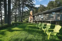 The Purcell House by Avantstay Surrounded in Lush Greenery w/ Large Yard & Ocean Views Hotels near Nehalem Welcome sign