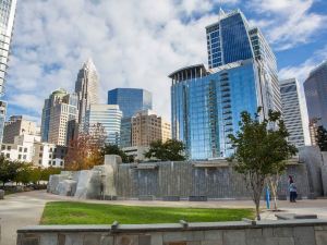 Frontdesk Cedar Flats Apts Uptown Charlotte