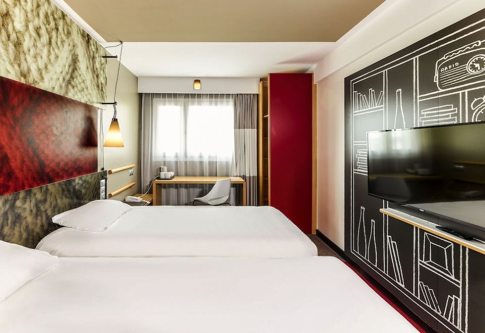 Ibis Bordeaux Centre - Gare Saint-Jean-Bordeaux Updated 2023 Room  Price-Reviews & Deals | Trip.com