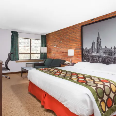 Super 8 by Wyndham Sudbury on