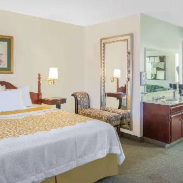 Days Inn by Wyndham Camarillo - Ventura