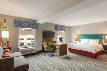 Hampton Inn & Suites by Hilton Kelowna Airport BC