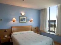 Hotel Soraya Hotele w: Suances