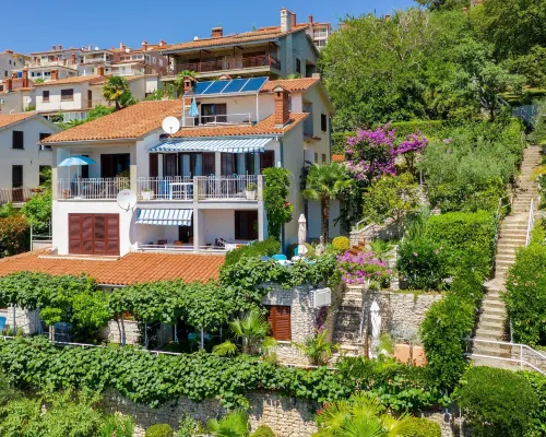 Apartments Mandica Hôtels à : Rabac