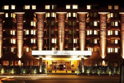 Hotel Exterior Pentahotel Reading Photo