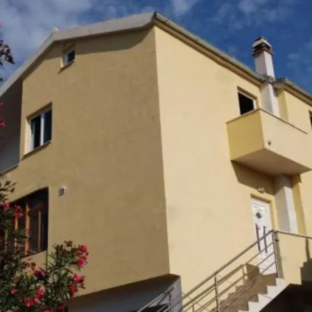 Apartments & Rooms Alagić