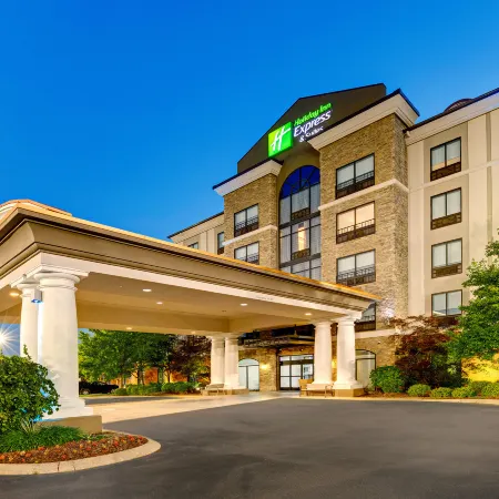Holiday Inn Express & Suites NASHVILLE-OPRYLAND by IHG Отели рядом с достопримечательностью «Опри Миллс»