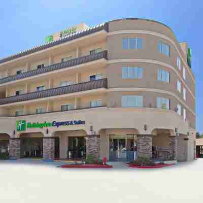 智選假日套房飯店帕薩迪納的科羅拉多大道。 Hotel Exterior