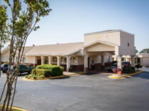 Quality Inn & Suites Greenville - Haywood Mall
