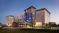 Holiday Inn Express & Suites Orlando at Seaworld Отели в г. Орландо
