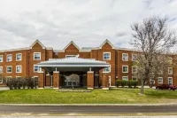 Quality Suites Hotels in Lac-Delage