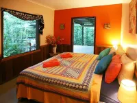 Tropical Bliss Bed and Breakfast Hotels in Mighell