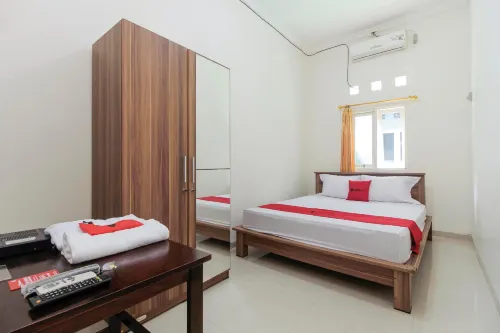 RedDoorz Near Universitas Palangkaraya Hotels in Menteng