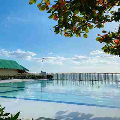 RedDoorz Plus @ Black Sand Beach Resort Bataan Fitness & Recreational Facilities