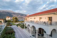 The Lake Hotel Các khách sạn gần Municipal Ethnographic Museum of Ioannina