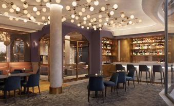 1. Rydges R..