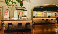 Holland House Beach Hotel - bar