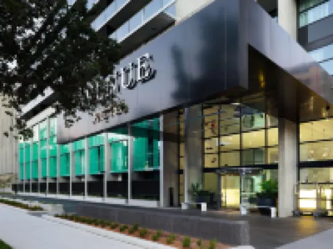 โรงแรมอเวนิว แคนเบอร์รา โรงแรมในBraddon